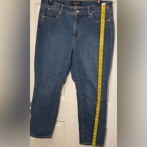 Pantalón de mujer sentido al cuerpo, azul. Peso 118